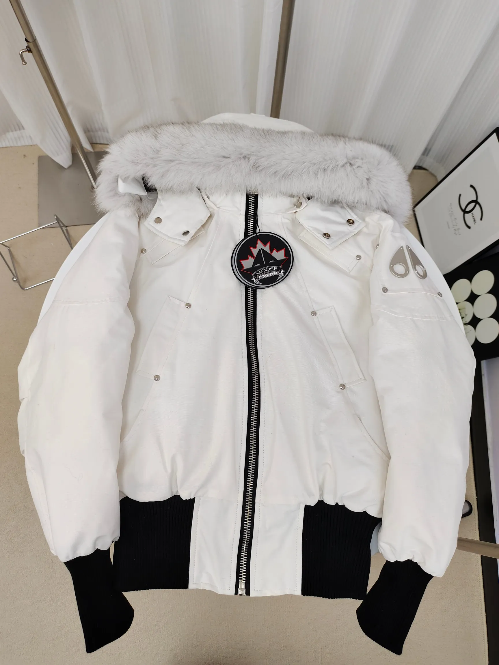 （ ） 03 Moose Knuckles ， ins 、 、 。 ， ， ！ ， ， ， Sizes: XS XL